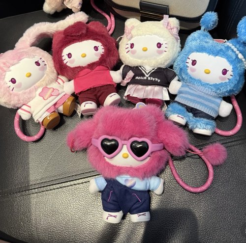 现货名创优品HelloKitty popstar系列盲盒搪胶换装毛绒挂件女礼物