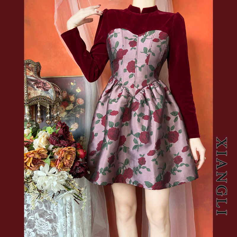 法式复古宫廷玫瑰气质秋丝绒短裙