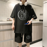 黑色