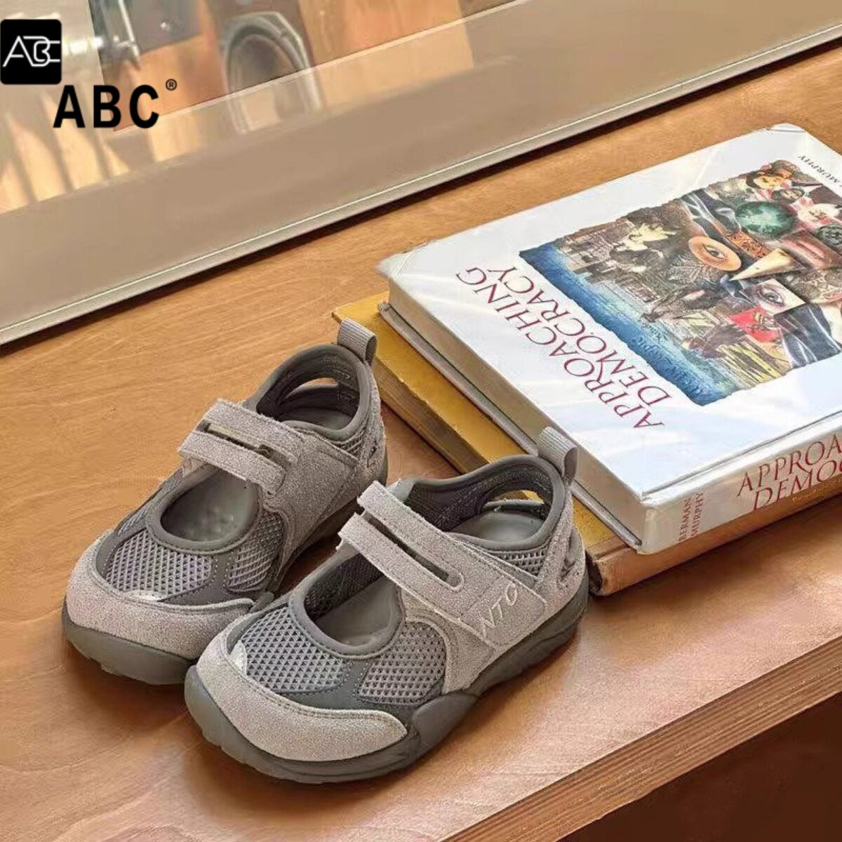 ABC儿童夏季透气轻便运动凉鞋图片