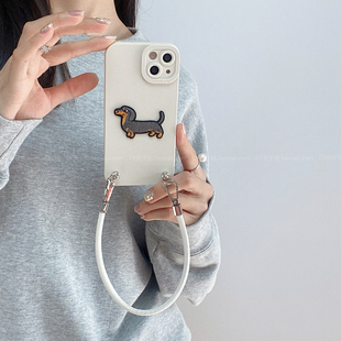 适用vivox200/x100s手机壳s19s18s17白色刺绣腊肠狗腕带手绳小众新款iqoo12/neo9全包防摔z9x保护套y300pro女