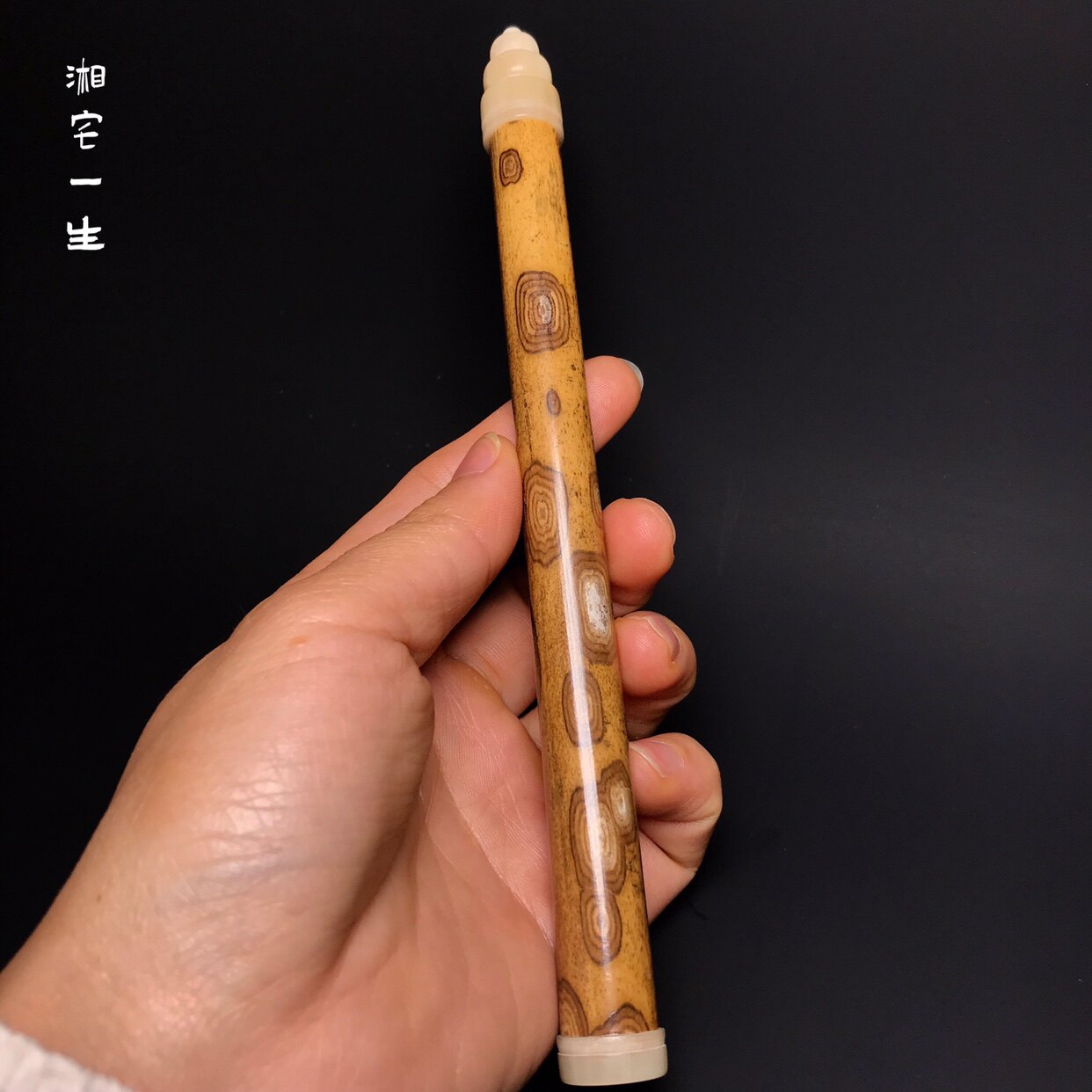 稀缺白花纹梅鹿竹牛角线香筒 手工老梅鹿竹香具文玩斑竹香道用品