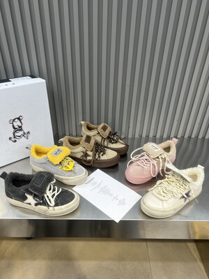 韩版真皮翻领星星板鞋女2025冬季加绒厚底增高擦色做旧休闲德训鞋