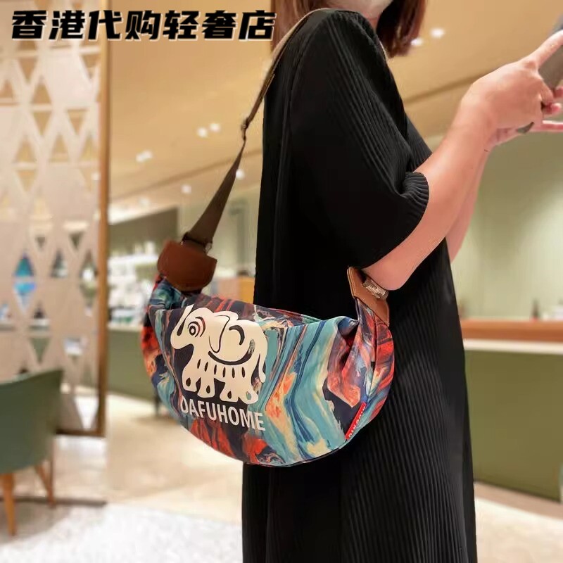 法国ZAMP轻便大容量高级单肩包轻奢女包饺子包休闲百搭女士斜挎包