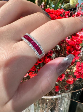 18k白金天然红宝石钻石排戒