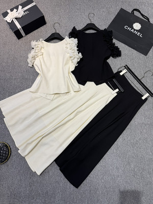 夏上新！木耳边镂空露肩设计气质小衫+显瘦A字大裙摆半身裙套装