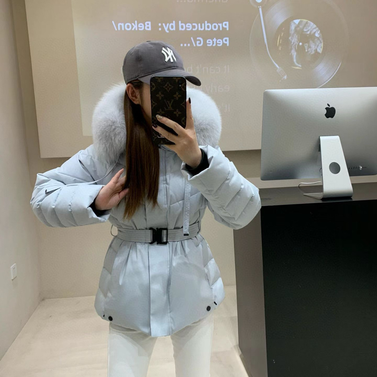 2025冬新款保暖羽绒服外套(配毛领狐狸毛真毛可拆卸,腰带)