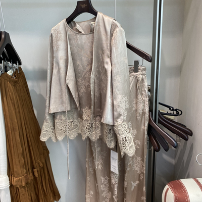 26年春款！蕾丝拼接印花宽松长袖上衣+马甲+直筒休闲裤三件套套装