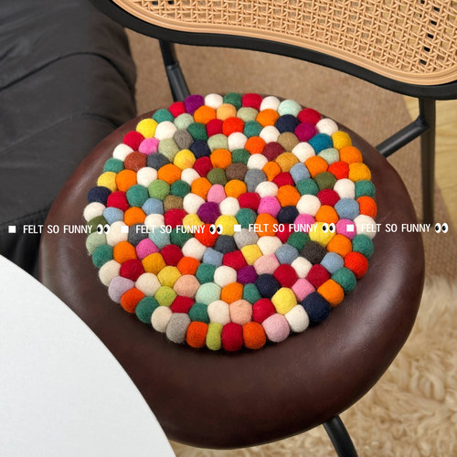 尼泊尔进口羊毛毡手工毛球球坐垫