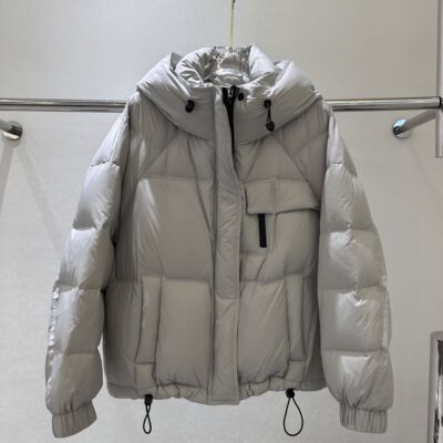 9902专柜正品新款冬季女装时尚连帽宽松休闲保暖50白鸭绒羽绒服AA