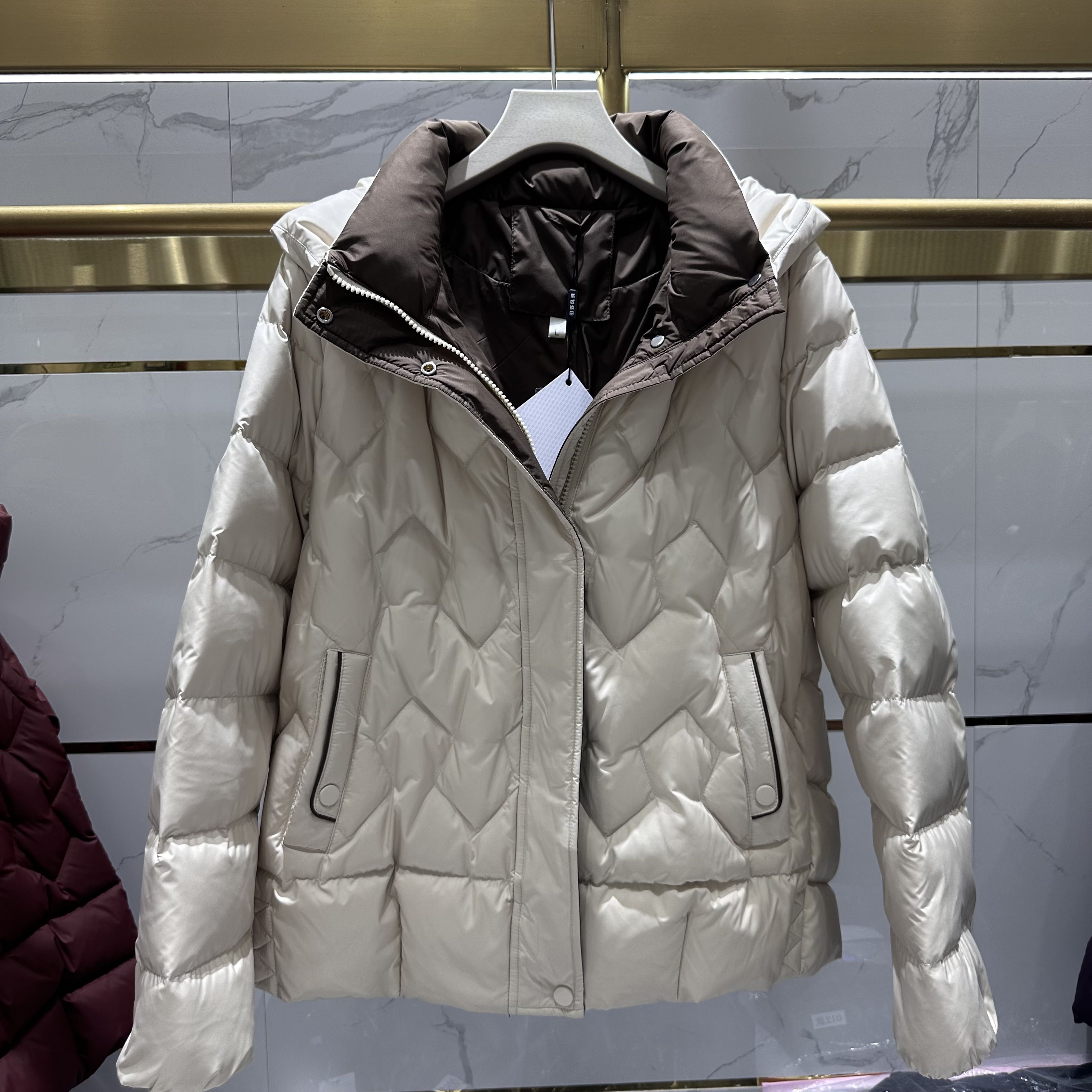 25-020专柜正品新款冬季女装时尚大码妈妈装保暖白鸭绒羽绒服女20