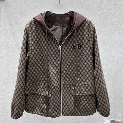 鑫依秀8805专柜正品新款春季女装时尚连帽长袖妈妈装宽松短外套AA