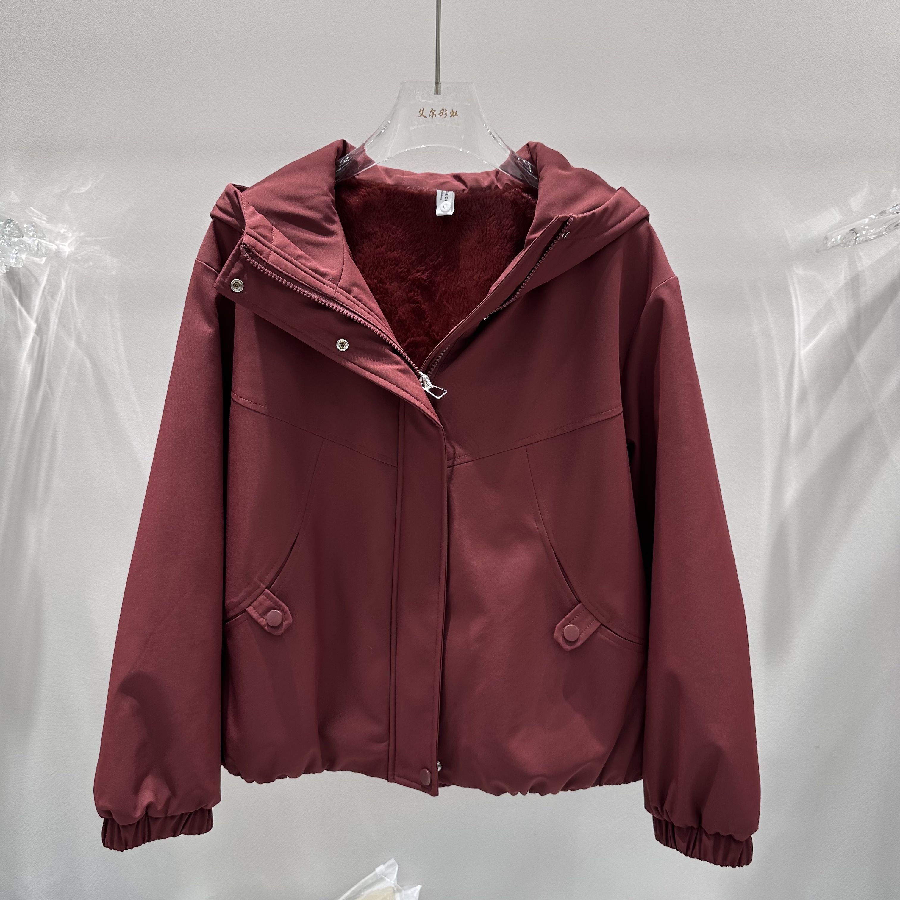 5530专柜正品新款冬季女装时尚连帽加绒保暖妈妈装夹克衫短外套30