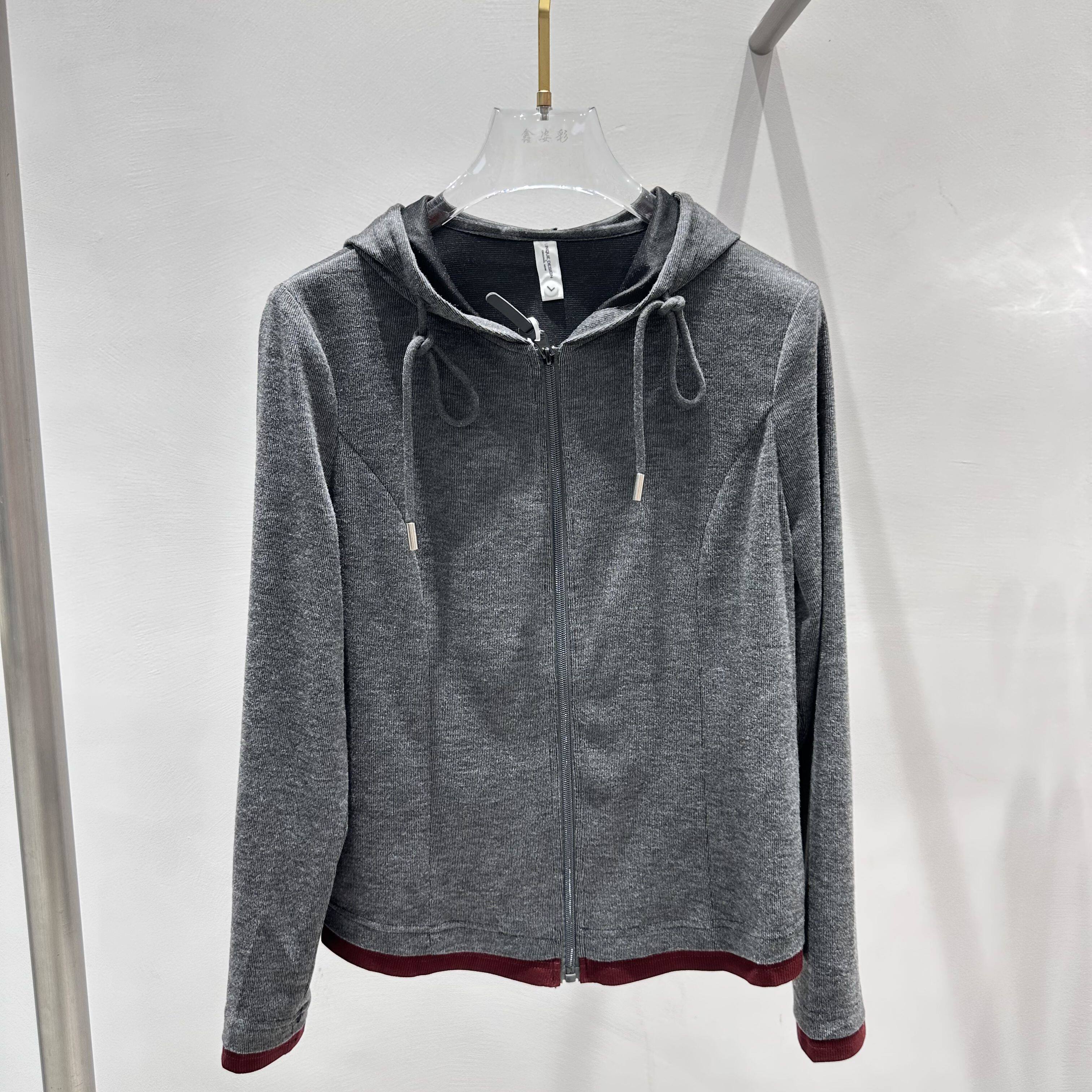 鑫姿彩03专柜正品新款秋季女装连帽修身显瘦妈妈装打底上衣外套AA