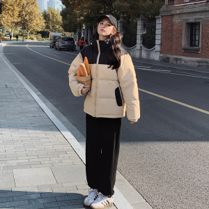 撞色短款连帽羽绒服女2025冬季新款韩版宽松爆款小个子加厚面包服图片