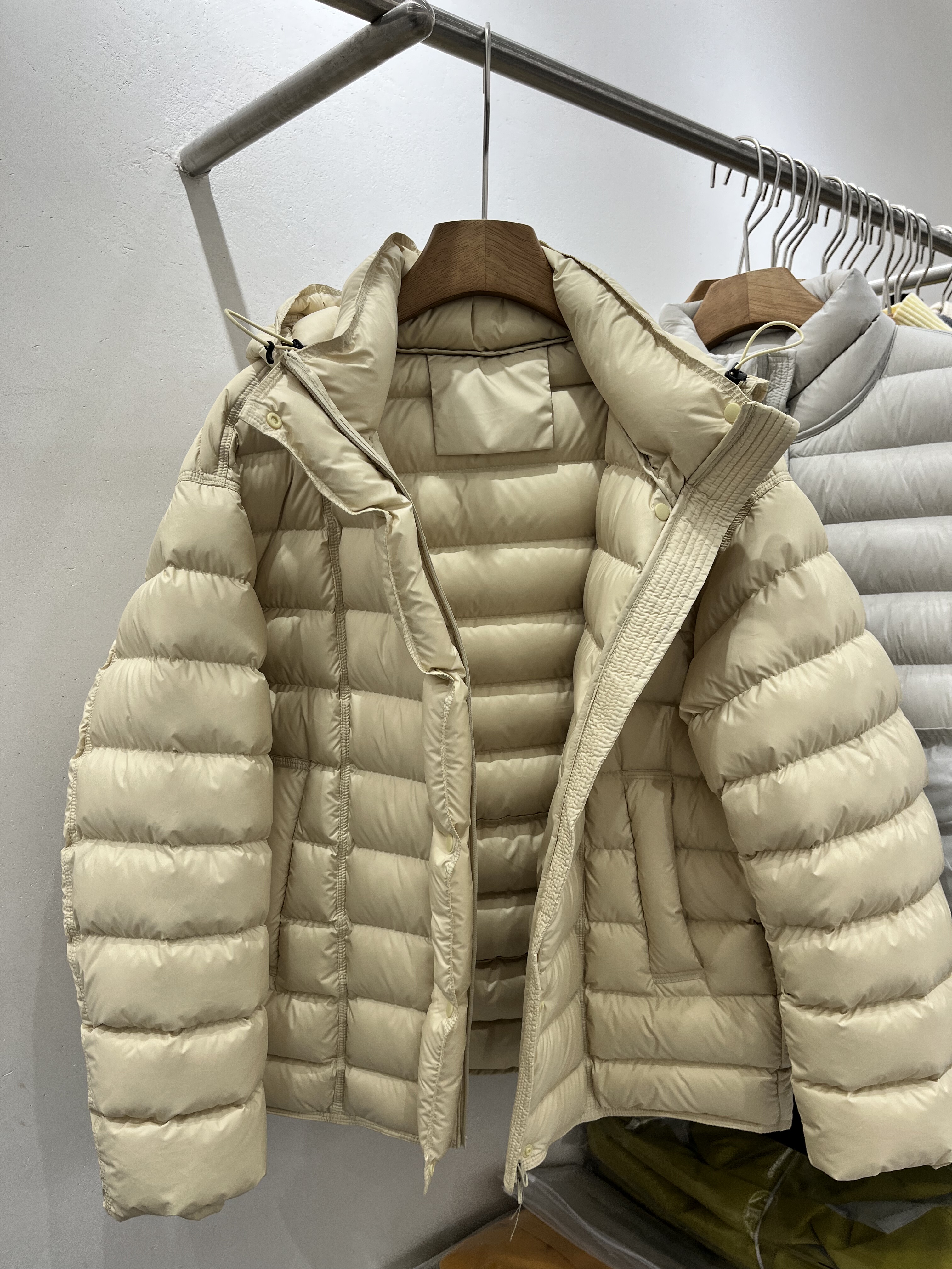 欧货中长款连帽90白鹅绒排骨羽绒服女2025新款冬设计感小众厚款