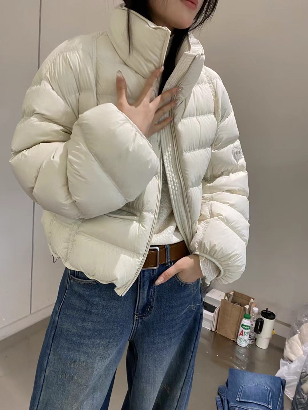 欧洲站2025新款冬立领剪刀标90白鹅绒羽绒服女短款加厚保暖面包服