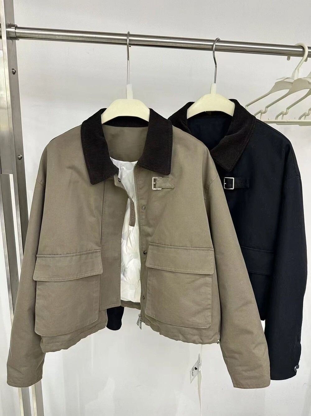 欧货2026冬季新款撞色灯芯绒翻领90白鸭绒羽绒服女短款夹克外套