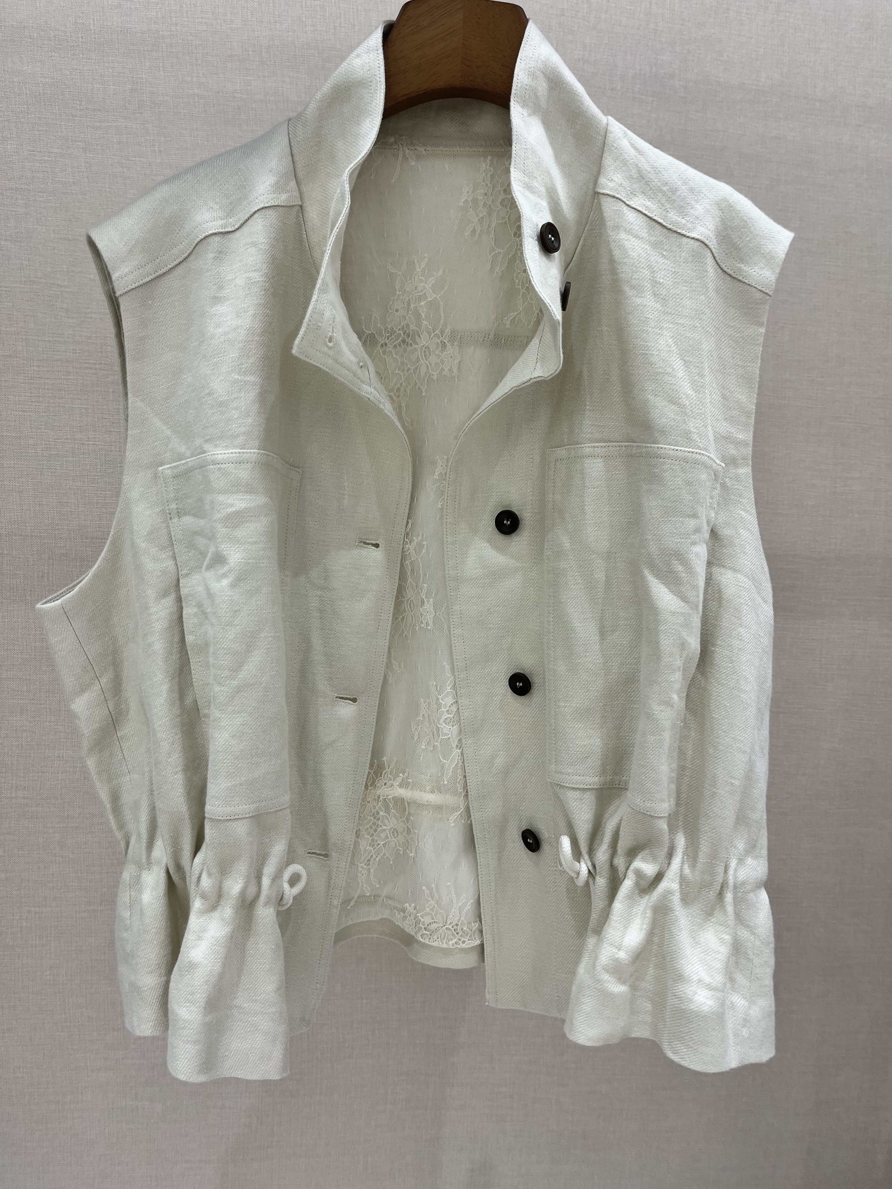 欧洲站欧货2026春季新款设计师款小众高级感抽绳收腰显瘦麻料马甲