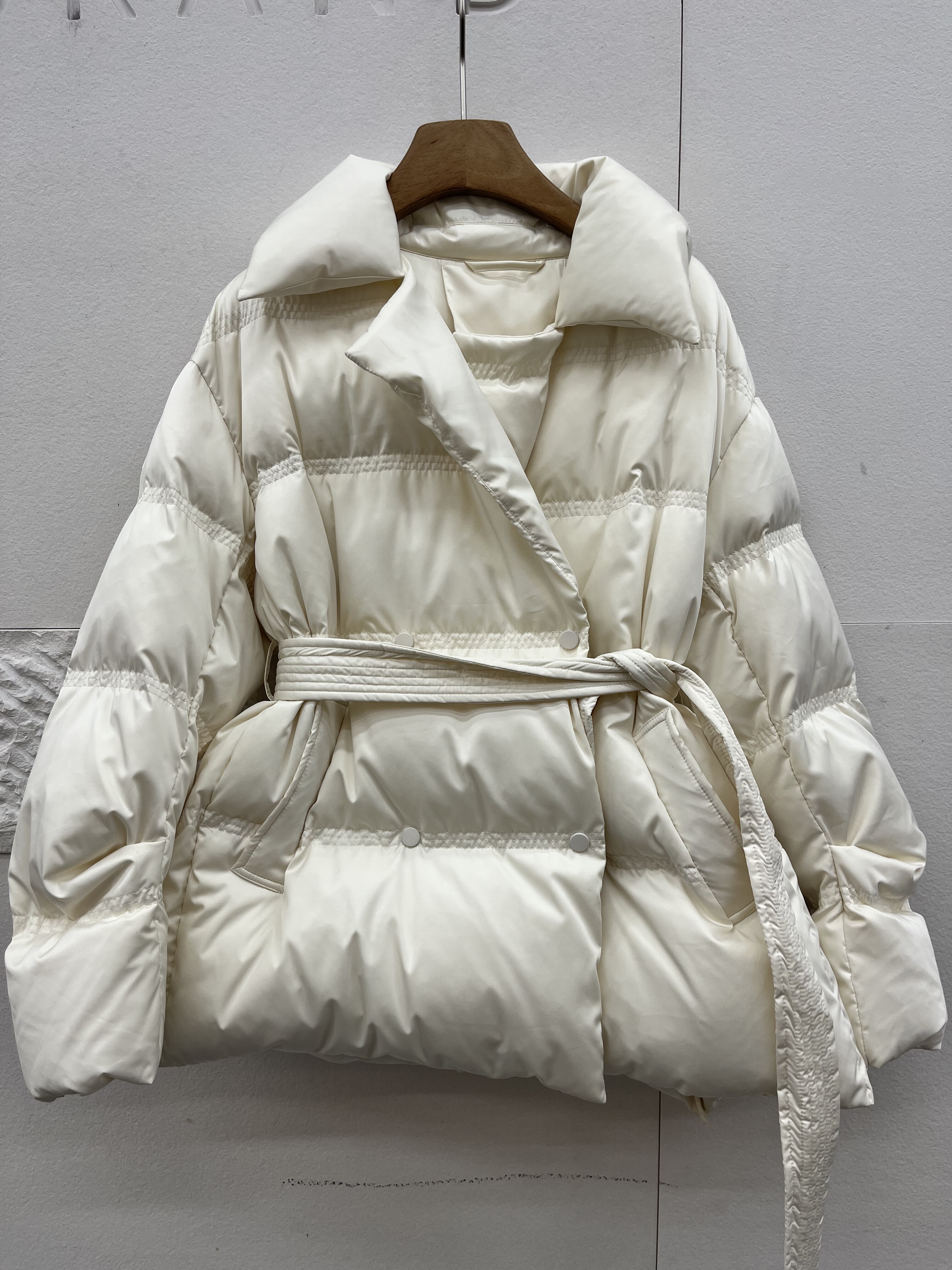 欧洲站欧货2025新款冬季90白鹅绒羽绒服女收腰气质显瘦外套中长款