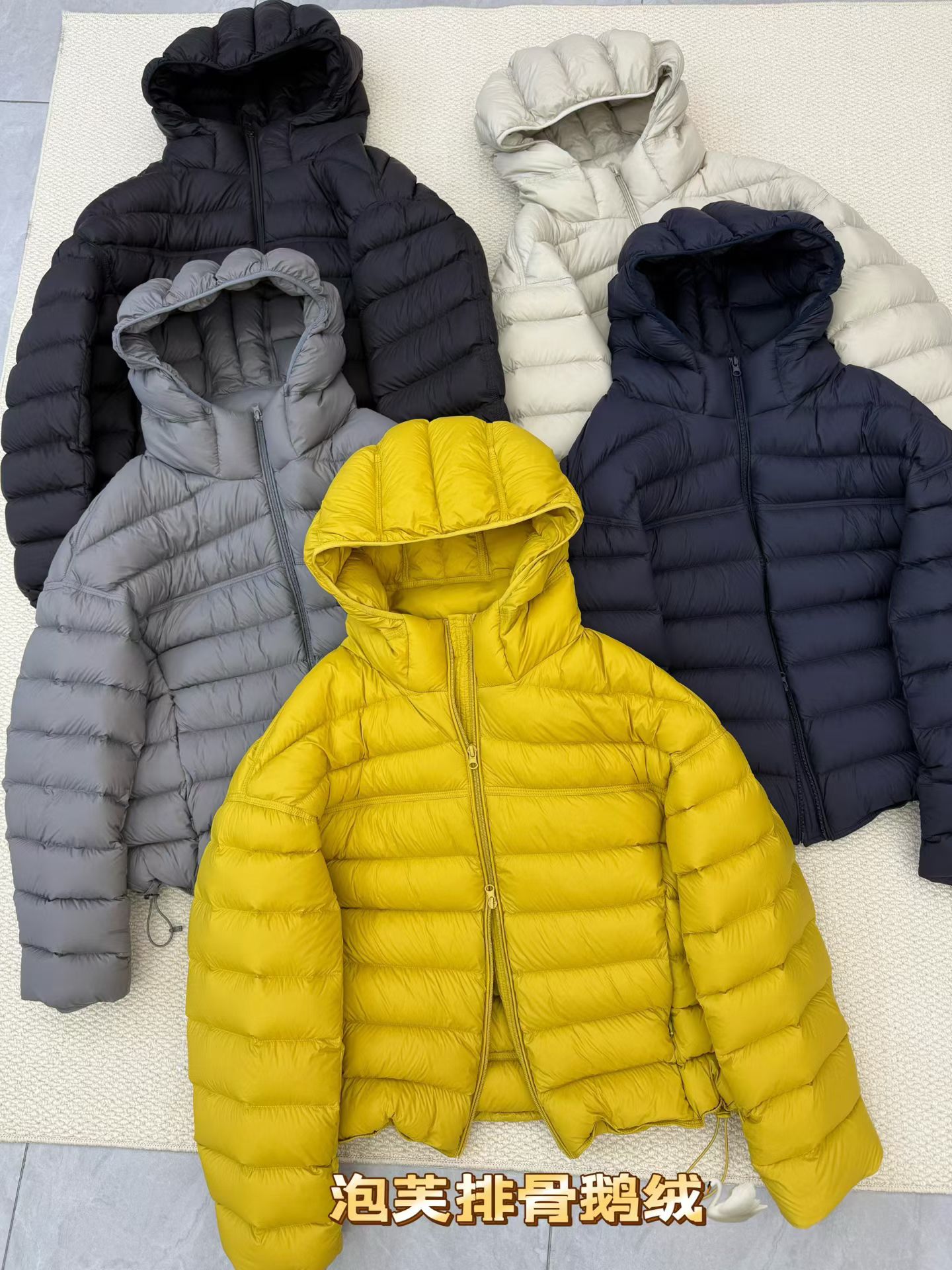 欧洲站欧货2025新款连帽90白鹅绒羽绒服女排骨泡芙厚款外套短款