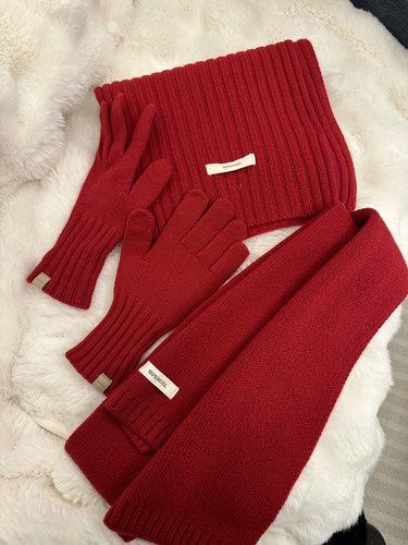 新年红圣诞红本命红圣诞绿点亮冬天的点缀帽子围巾 手套全羊毛