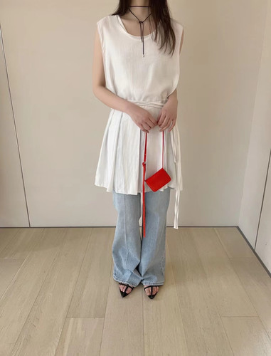 特价VS 设计款圆领无袖压褶系带背心连衣裙 黑白两色入