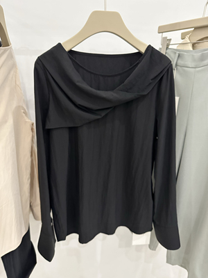 设计感 上衣 两色入 内搭 单穿皆可