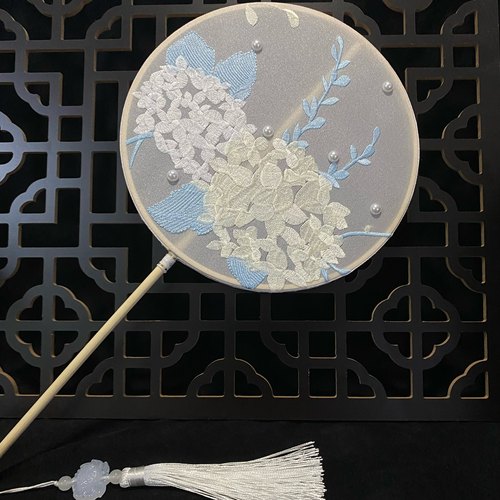 古风汉服团扇圆形绣花扇