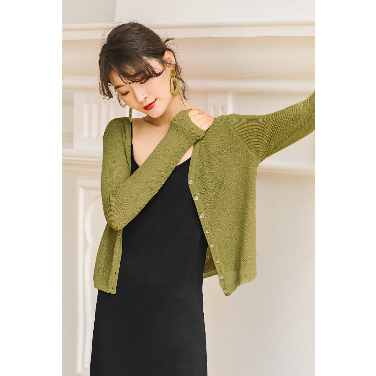 弥古绿色v领针织开衫女春秋外穿黑色薄款外套吊带裙外搭罩衫上衣