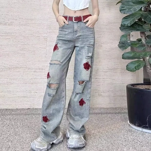 2026春季新款镂空破洞红色刺绣玫瑰花复古设计感高街牛仔直筒裤女