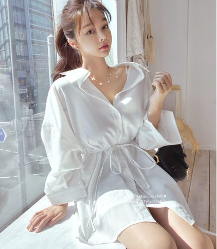 性感白色宽松衬衫后背绑带
