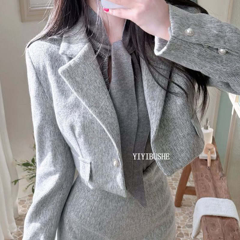 气质女人味翻领短款毛呢外套
