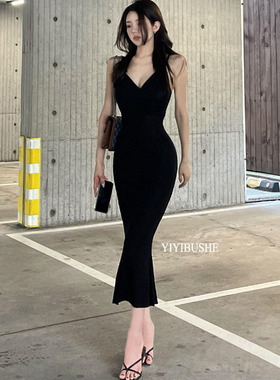 热销 韩国代购正品MP305气质~性感V领显瘦收腰黑色长款吊带裙fd