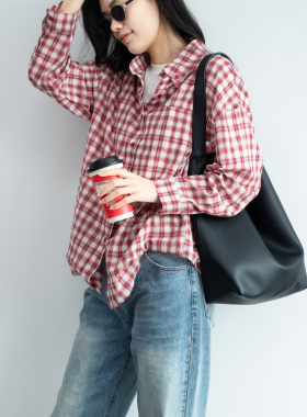 2025年春夏新款简约百搭宽松显瘦红色女翻领格子韩版衬衫女上衣潮