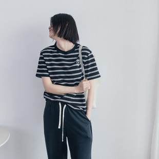 新品 2025春季 黑色爱心刺绣简约显白条纹宽松圆领纯棉百搭T恤女潮