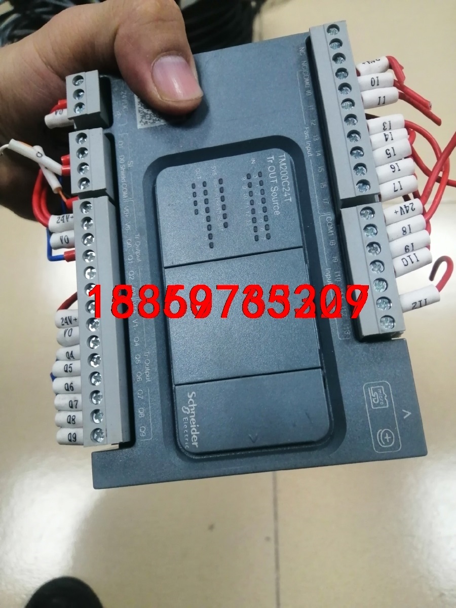 施耐德PLC  TM200C24T，成色很新，功能包好，要的议价