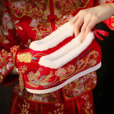 秋冬加绒秀禾服婚鞋中式女古风红色绣花棉鞋汉服鞋新娘结婚内增高