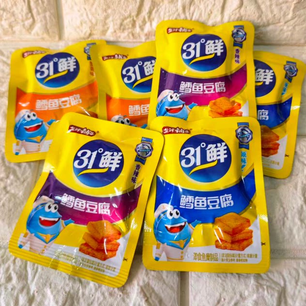 T 盐津铺子 31&deg;鲜 鳕鱼豆腐 500g左右称重 9月到期