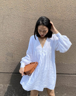 羽翼 法国纯亚麻V领宽松白色连衣裙小众休闲松驰感长袖中短款裙子
