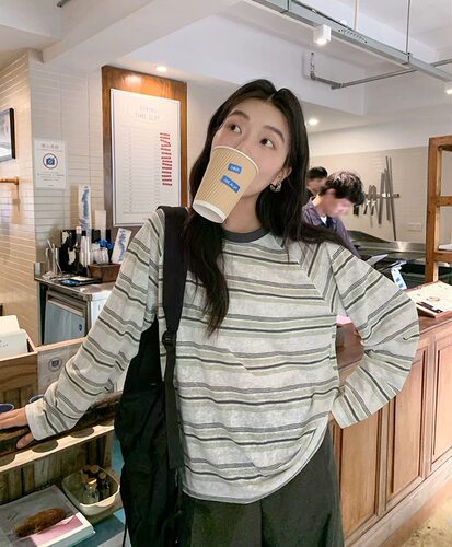 撞色条纹圆领宽松长袖T恤女