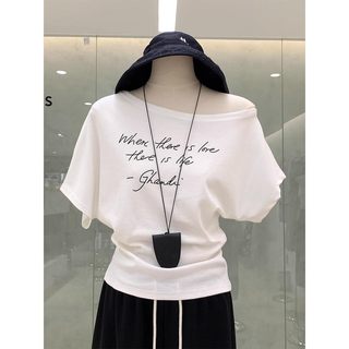 美式辣妹字母印花斜肩短袖T恤女夏季2025新款露肩松弛感小众上衣