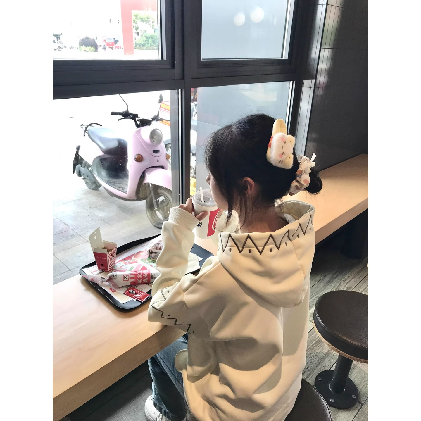 慵懒学院风刺绣小羊设计休闲外套