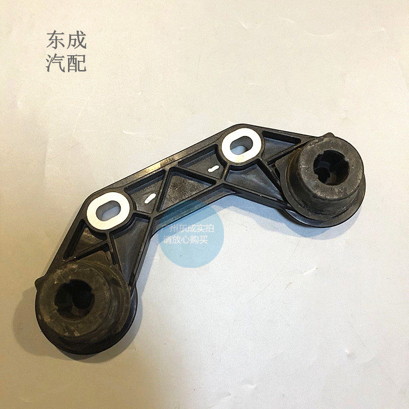 别克17/18全新君威君越后排气管吊胶 迈锐宝XL原厂消音器吊耳隔垫