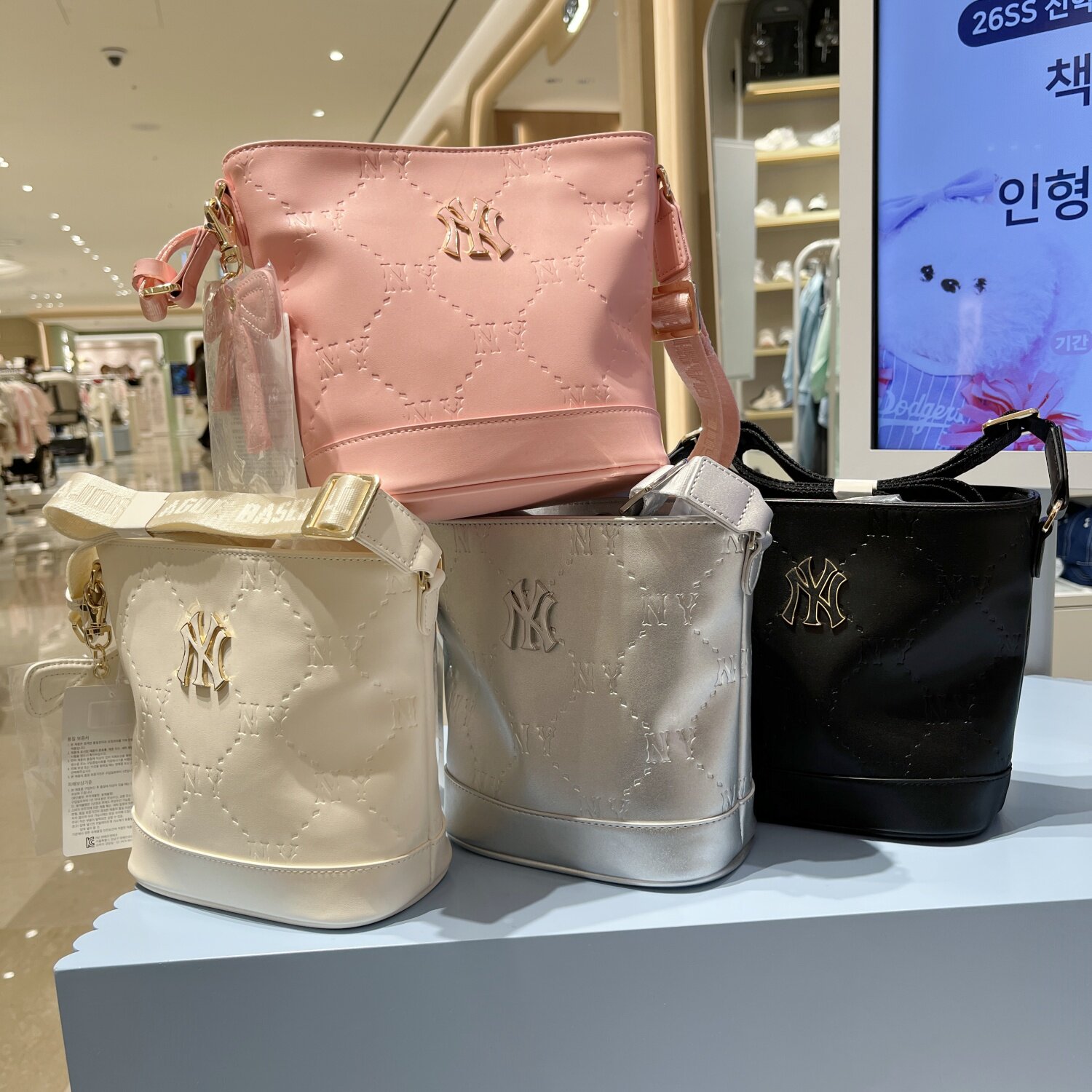 韩国代购MLB儿童时尚休闲26新款暗纹单肩斜挎水桶包066N