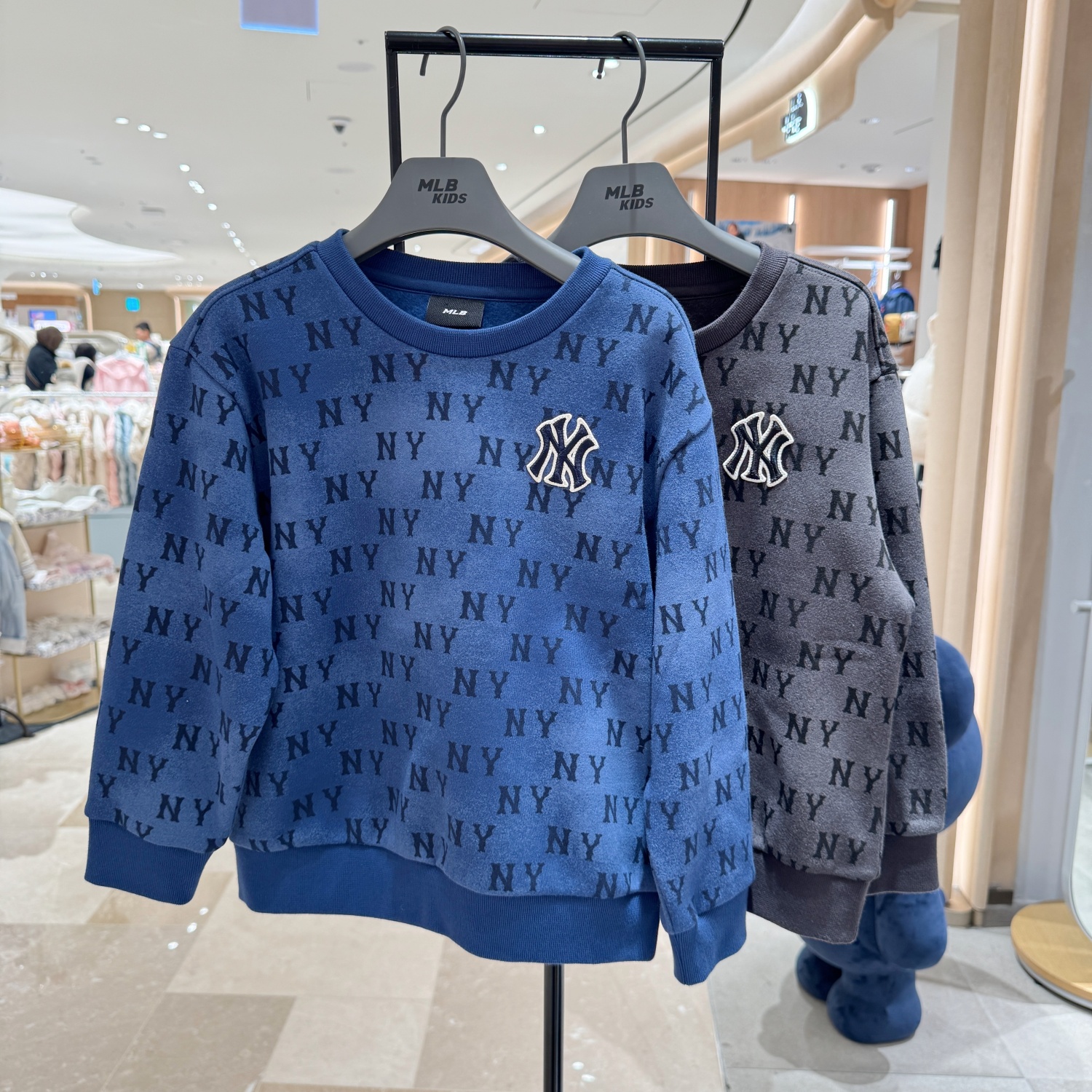 MLB儿童时尚字母满印加绒卫衣