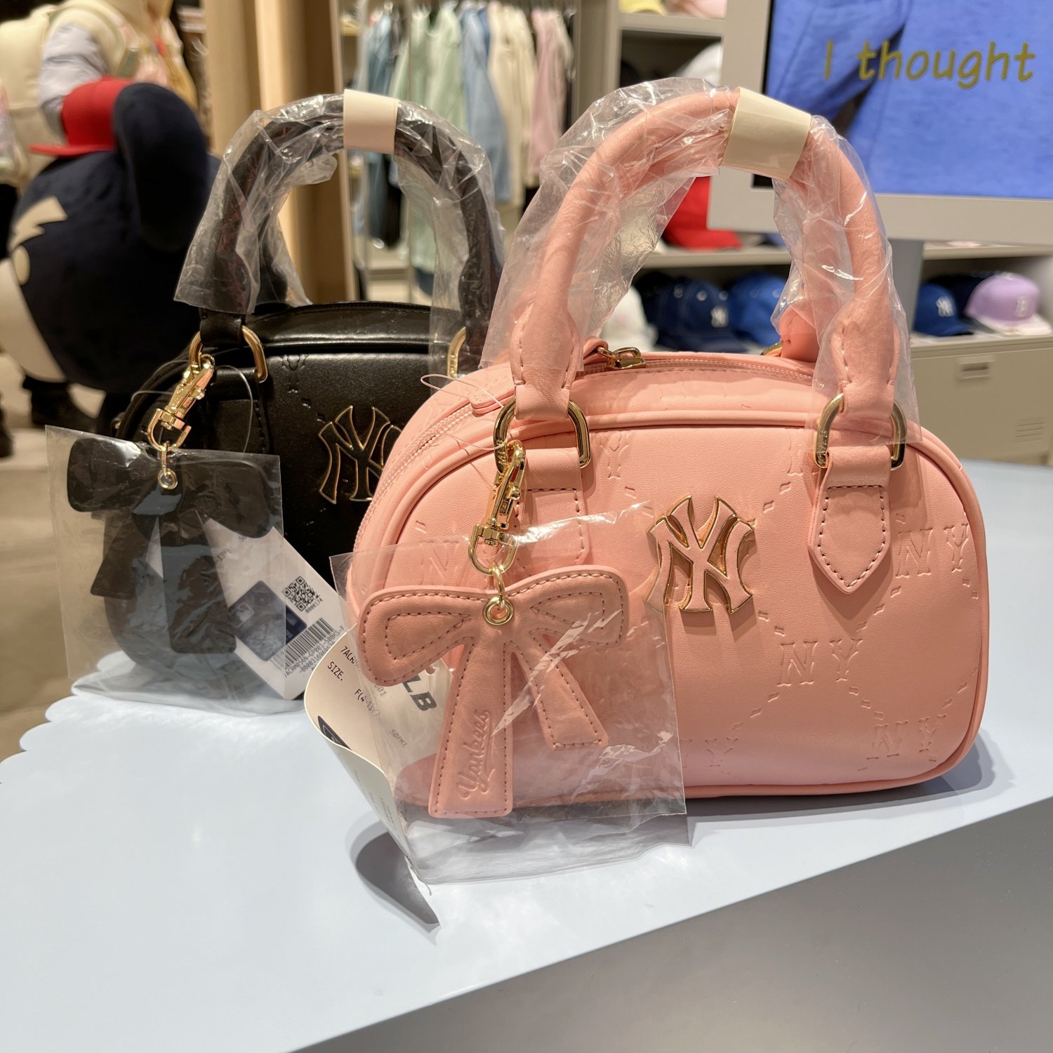 韩国代购MLB儿童潮流时尚经典可爱暗纹26新款轻便手拎斜挎包056N,童装/婴儿装/亲子装,包包,淘宝优惠券,粉丝福利购,淘宝优惠卷