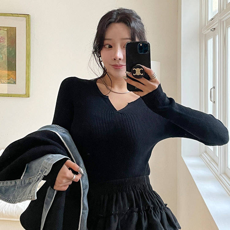 时尚起义韩国潮范2026春V圆领弹力修身竖纹长袖针织T恤dp26012702
