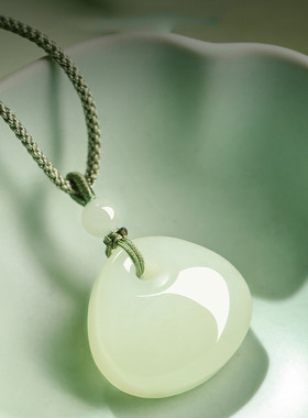 新中式复古简约感小众设计天然和田玉福袋吊坠玉石项链送礼