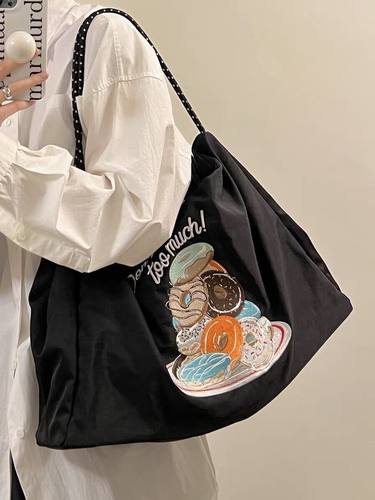 甜甜赵露思同款日系刺绣手提包